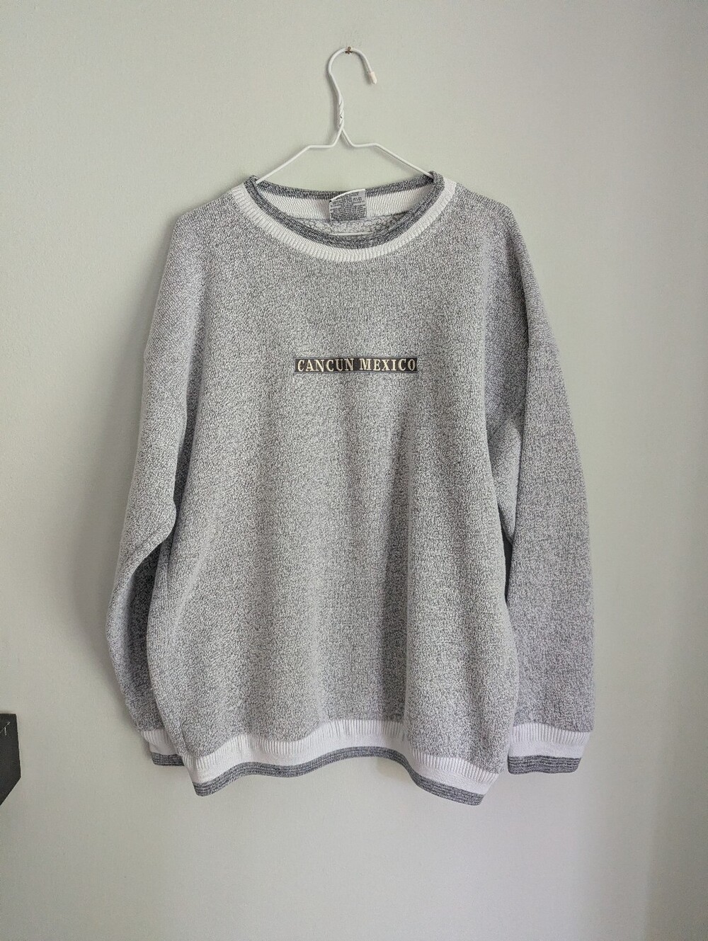 VTG 90s Y2K Cancun Mexico Textured Gray Sweatshirt Crewneck Ring Neck Cuffs XL